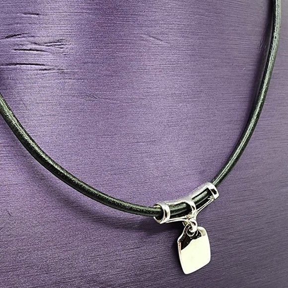Retired LIA SOPHIA “Anew" Silver Tone Slide Pendant Black Cord Signed Necklace - Picture 7 of 7